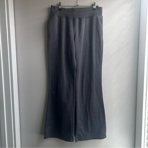 Under Armour Storm Women's Sweats Size medium Grey